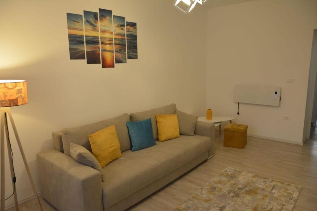 Sunrise Apartment Petroşani Exterior foto